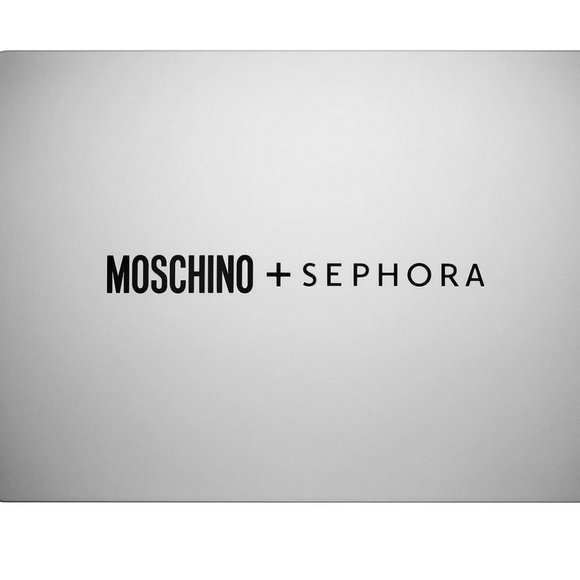 MOSCHINO x SEPHORA LIMITED EDITION LAPTOP EYESHADOW PALETTE—NEW - Picture 12 of 15